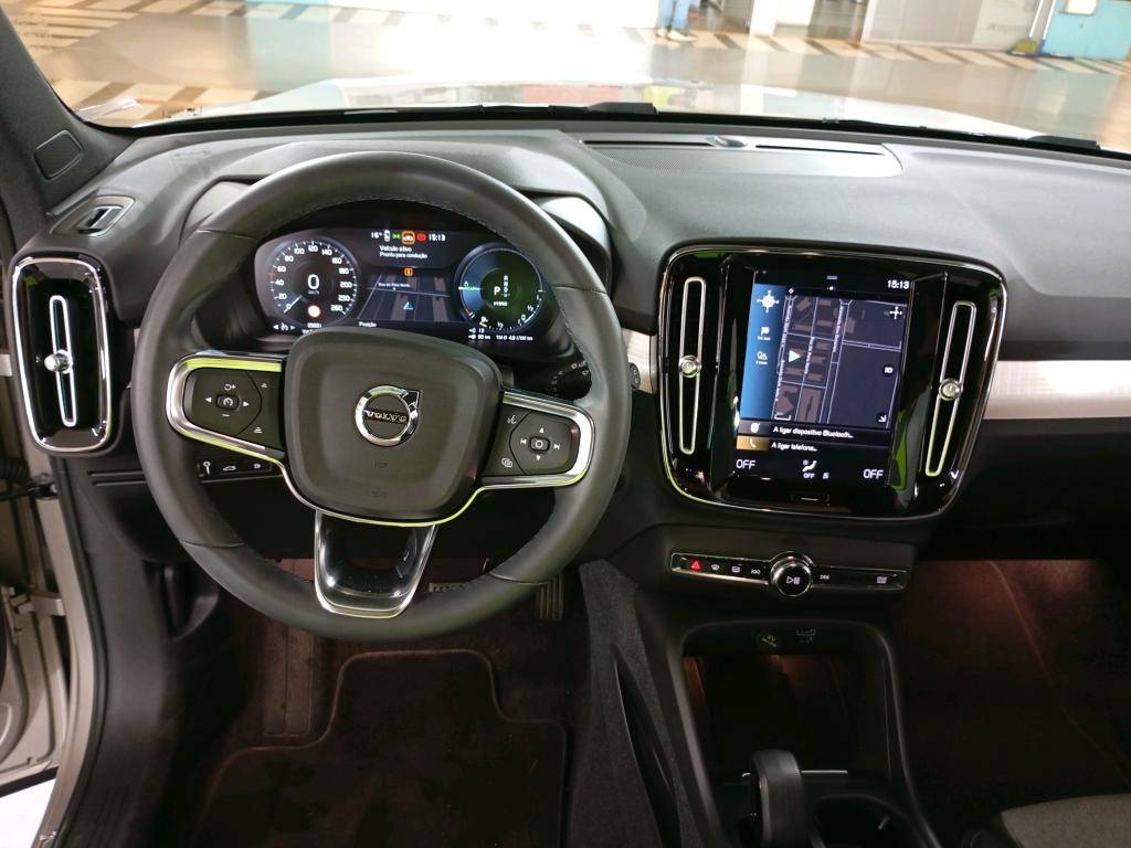 volvo-xc40-2023-hibrido-1500cc