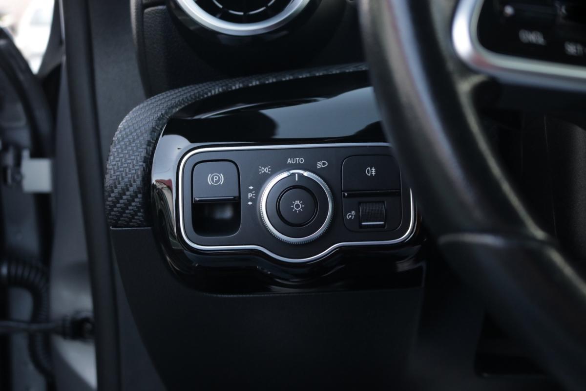 mercedes-benz-cla-2020-diesel-2000cc