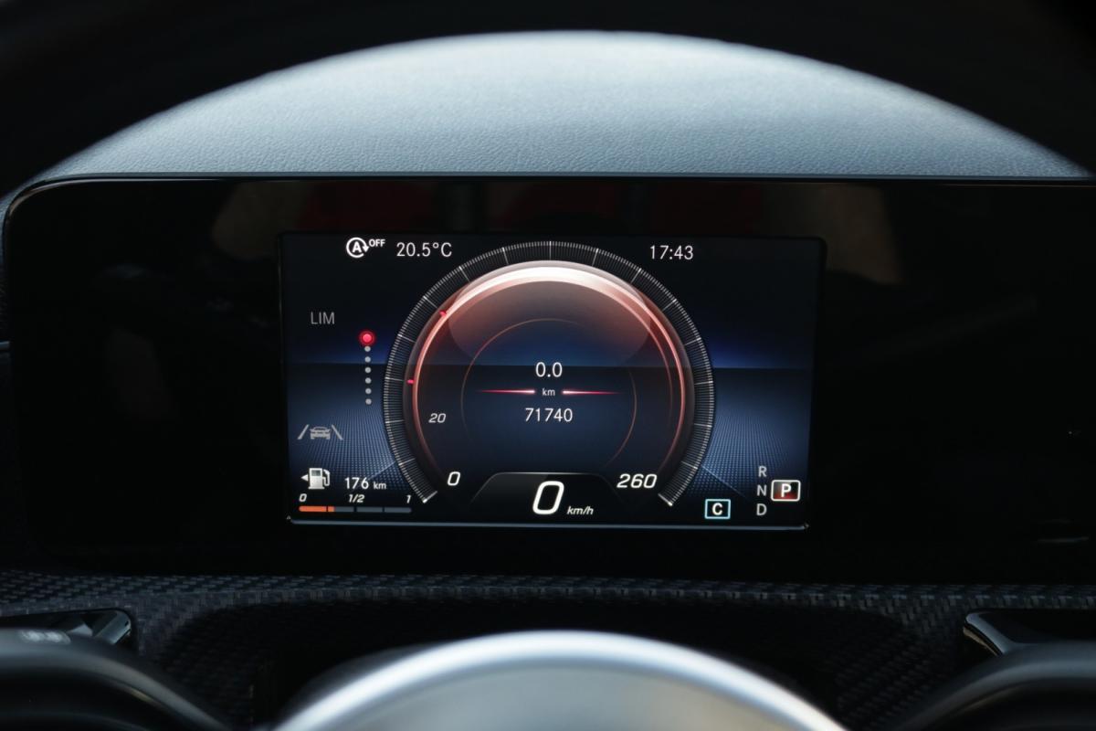mercedes-benz-cla-2022-diesel-2000cc