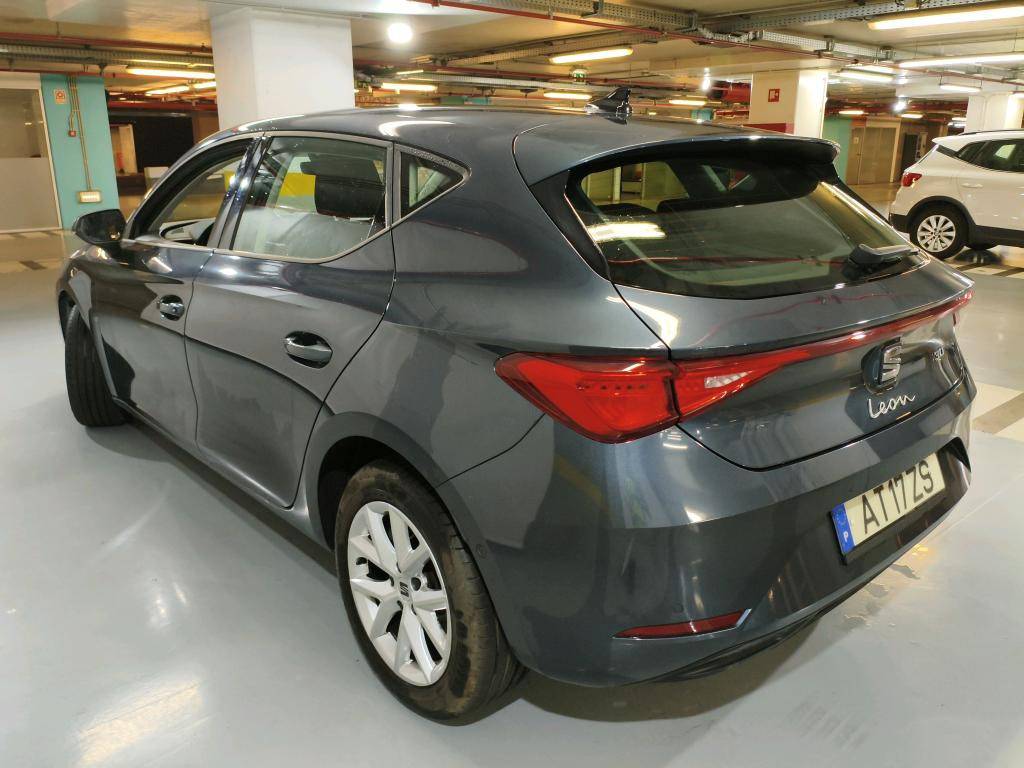 seat-leon-2022-diesel-2000cc