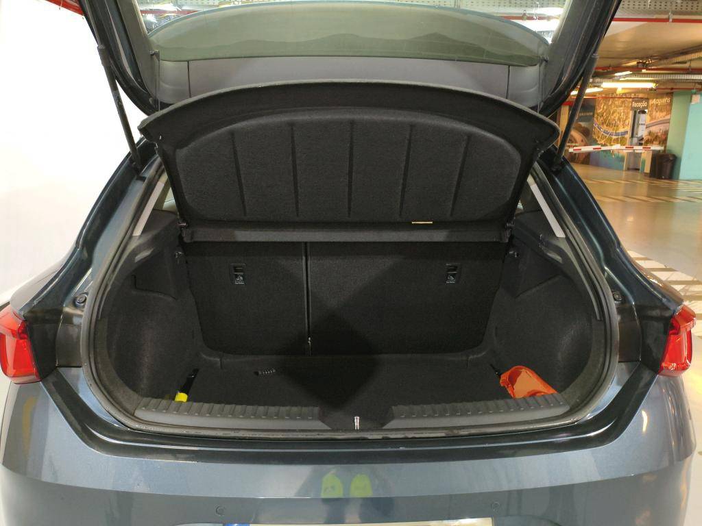 seat-leon-2022-diesel-2000cc