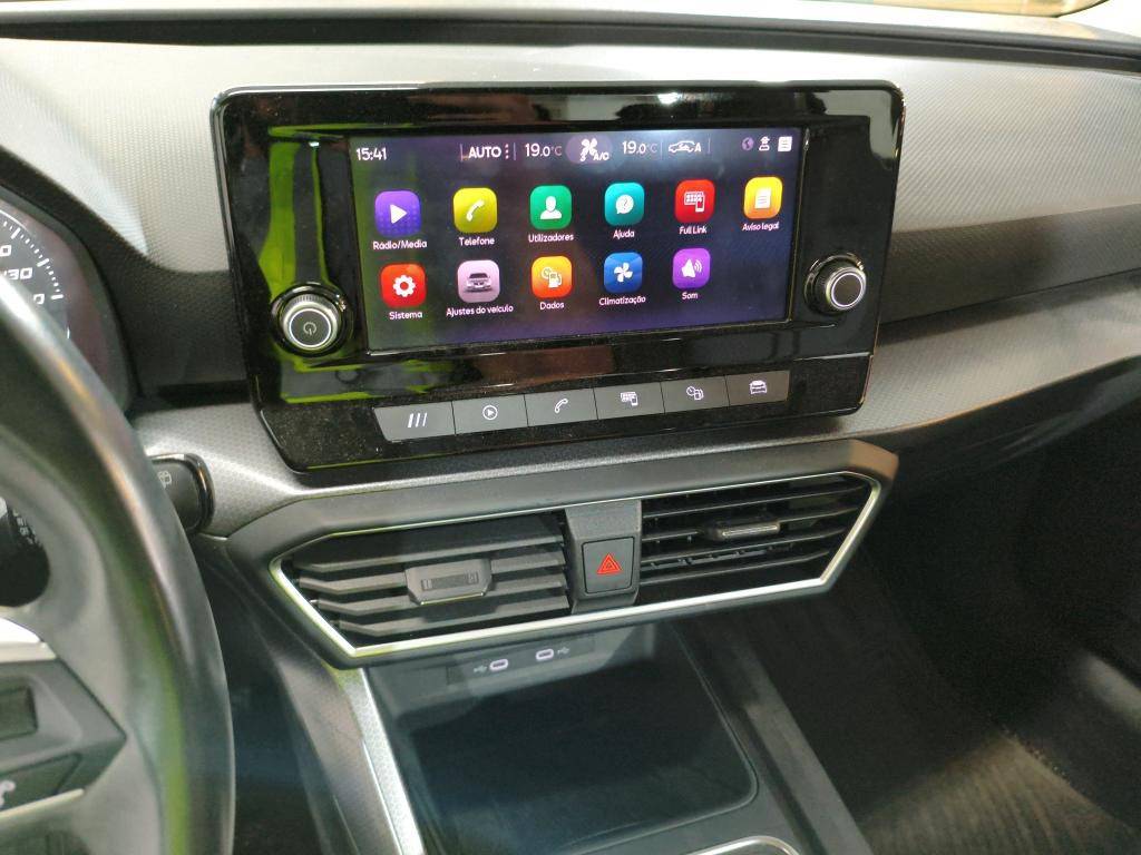 seat-leon-2022-diesel-2000cc