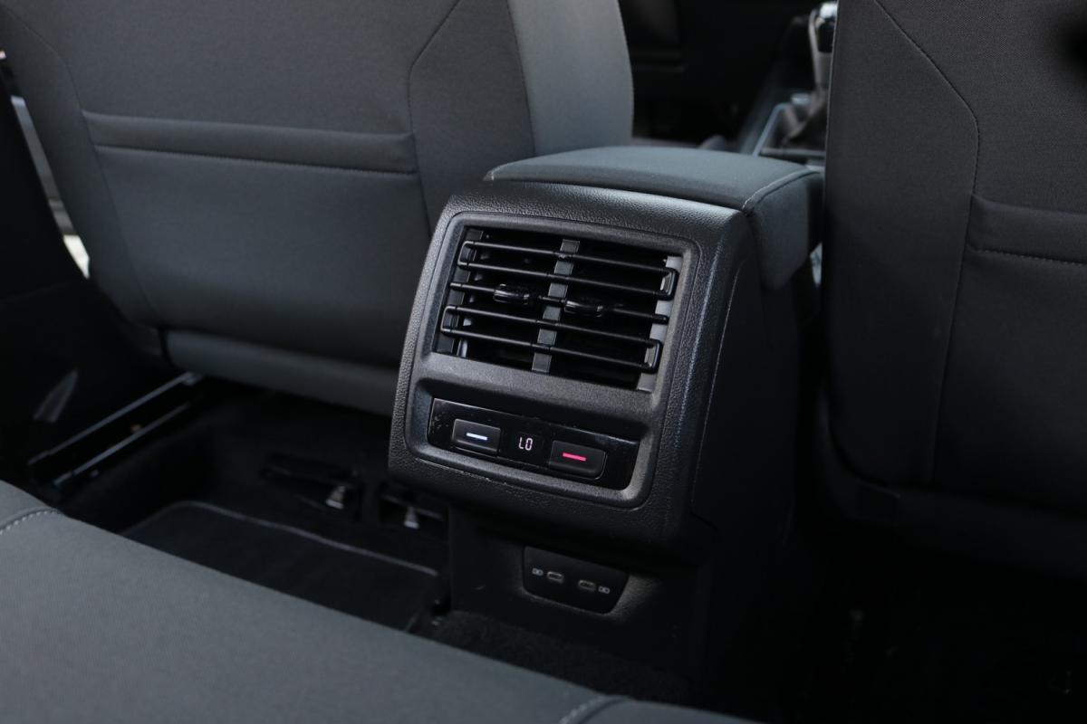 volkswagen-golf-2021-diesel-2000cc