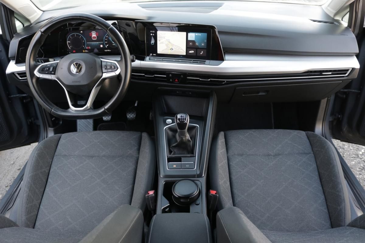 volkswagen-golf-2021-diesel-2000cc