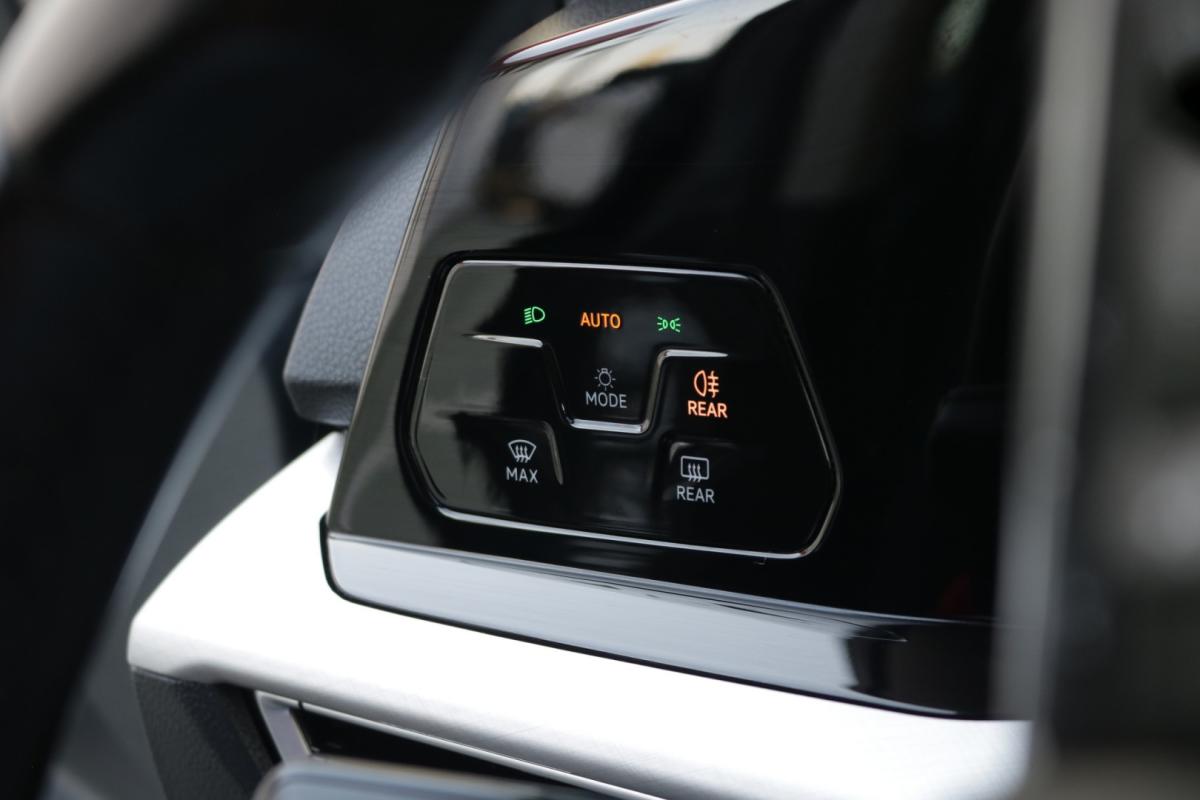 volkswagen-golf-2021-diesel-2000cc