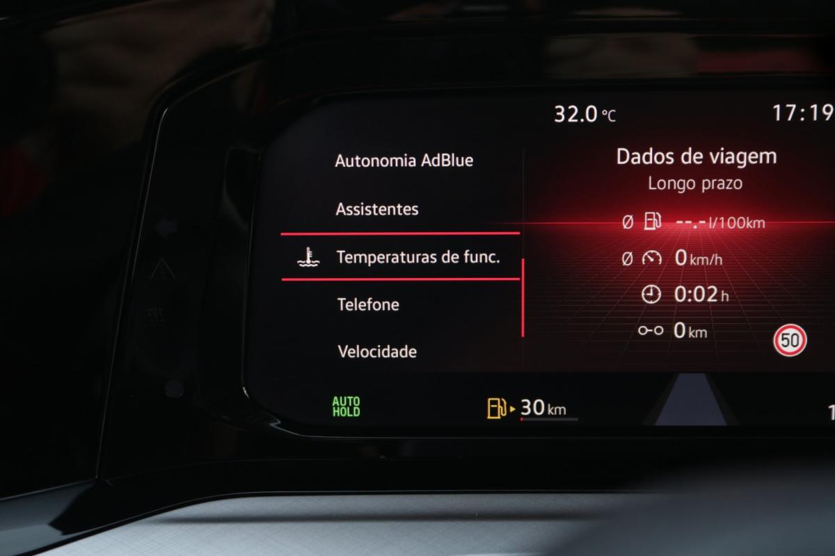 volkswagen-golf-2021-diesel-2000cc