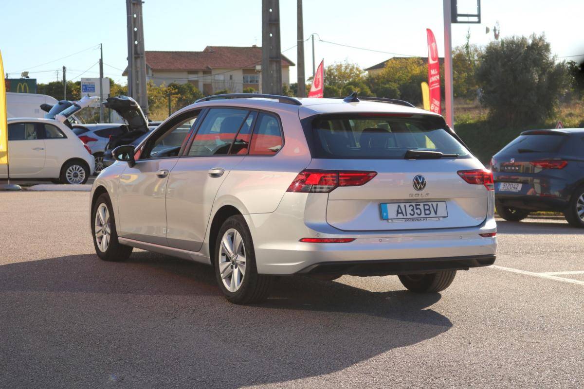 volkswagen-golf-variant-2021-diesel-2000cc