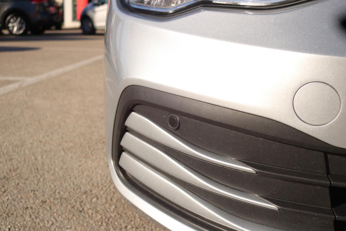 volkswagen-golf-variant-2021-diesel-2000cc
