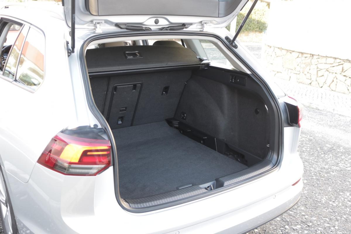 volkswagen-golf-variant-2021-diesel-2000cc