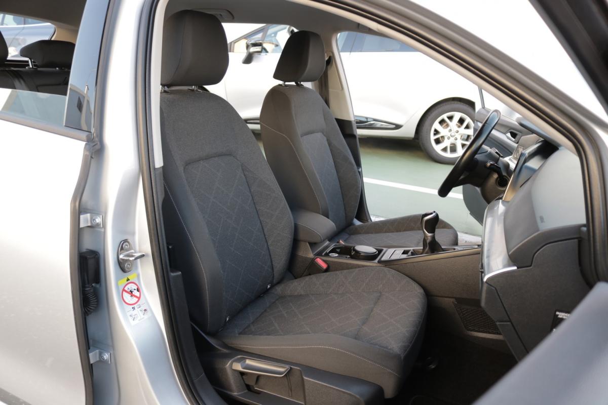 volkswagen-golf-variant-2021-diesel-2000cc