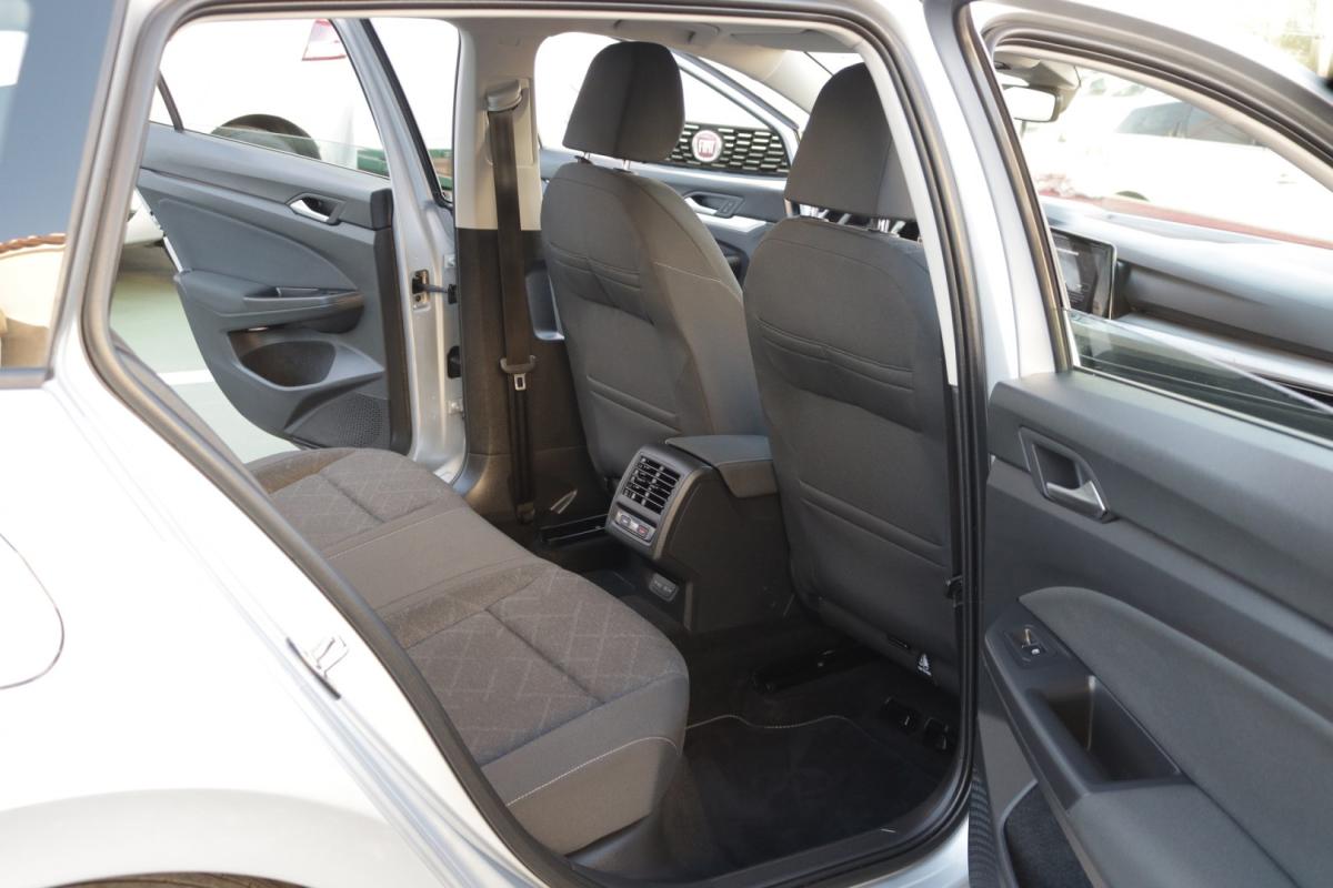 volkswagen-golf-variant-2021-diesel-2000cc