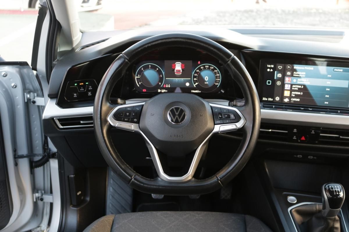volkswagen-golf-variant-2021-diesel-2000cc