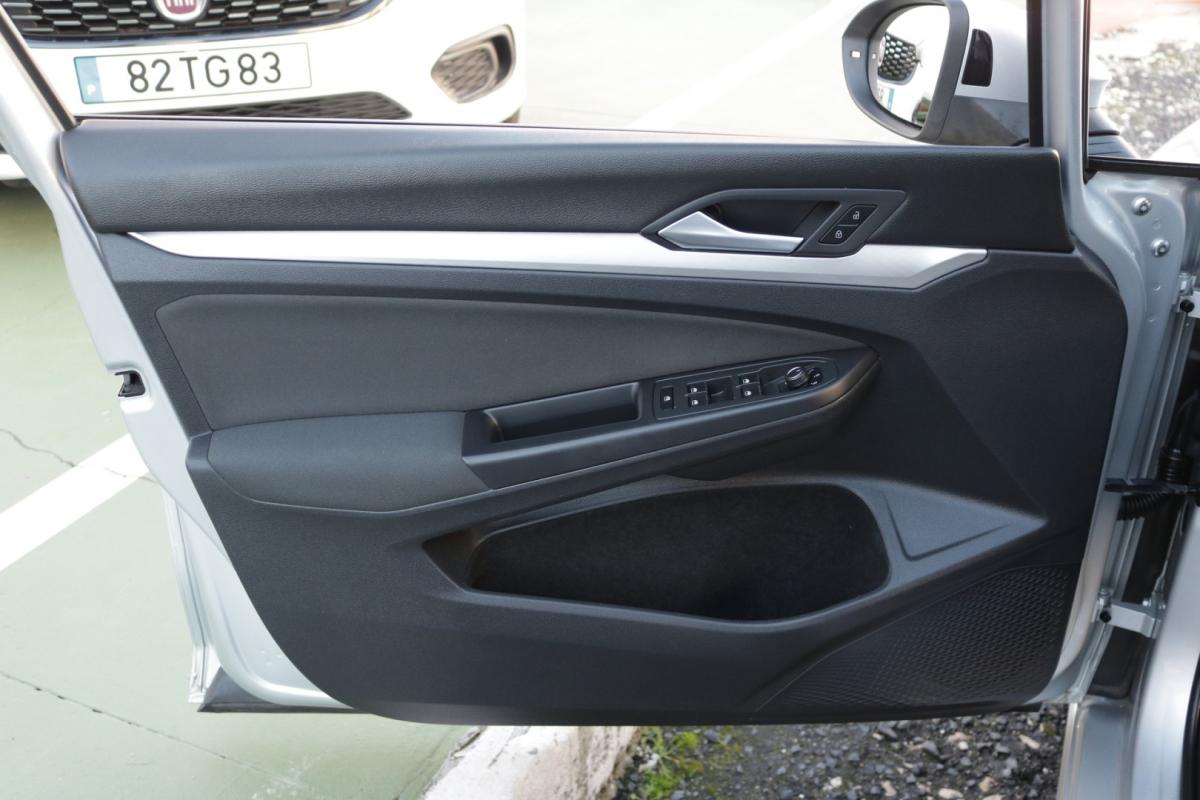 volkswagen-golf-variant-2021-diesel-2000cc