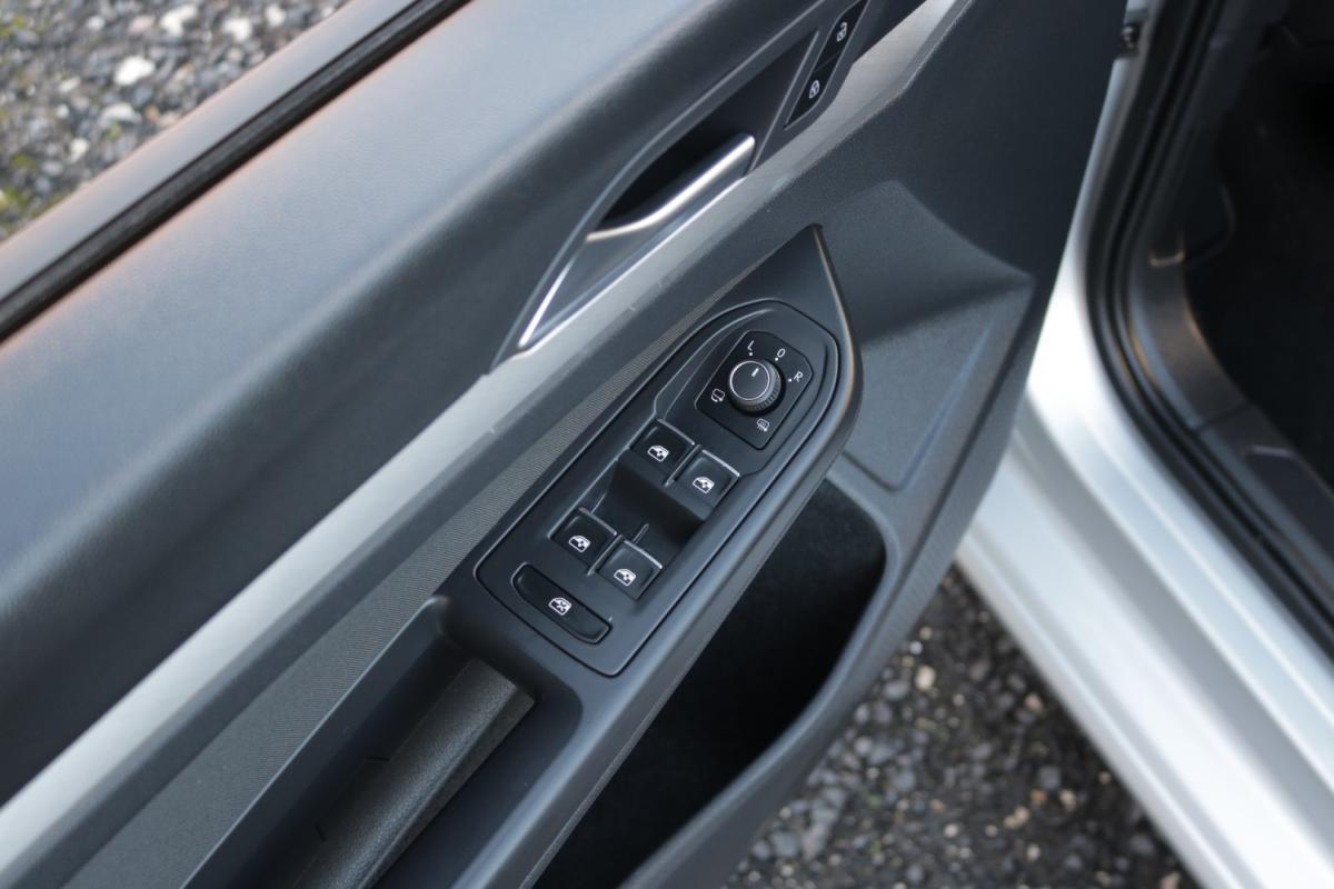 volkswagen-golf-variant-2021-diesel-2000cc
