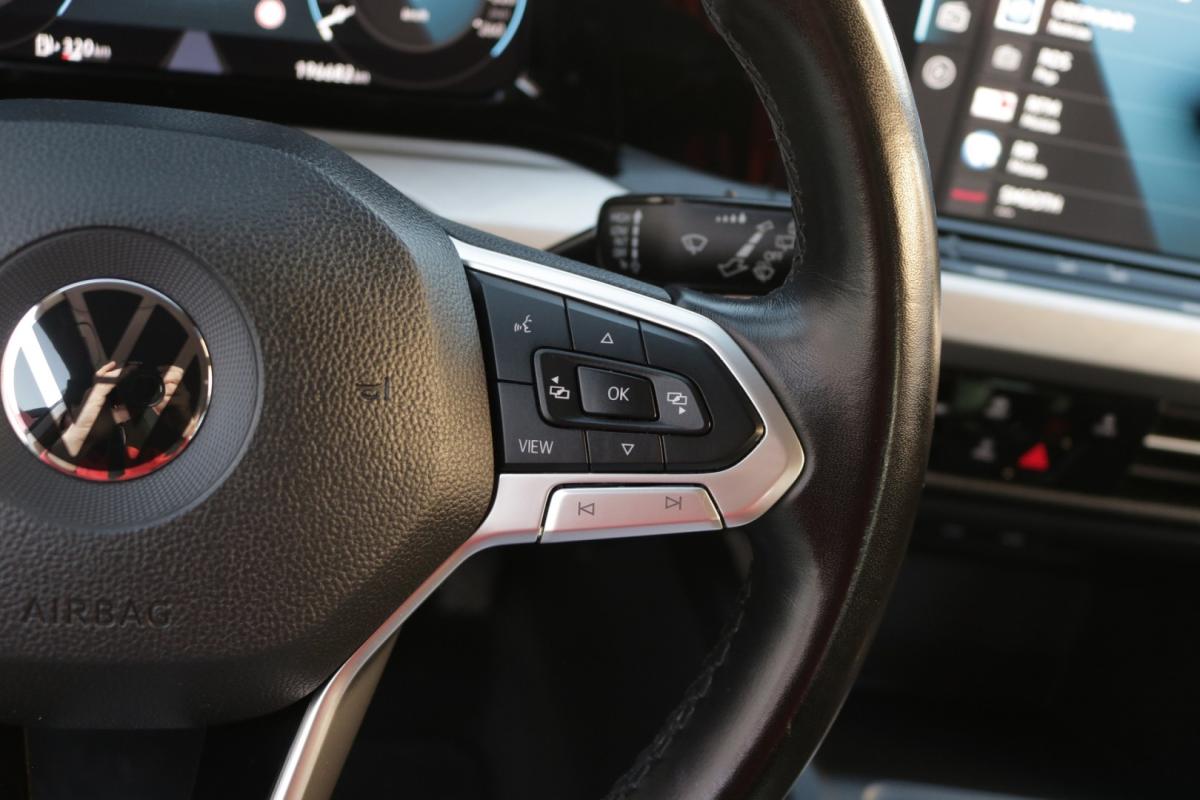 volkswagen-golf-variant-2021-diesel-2000cc