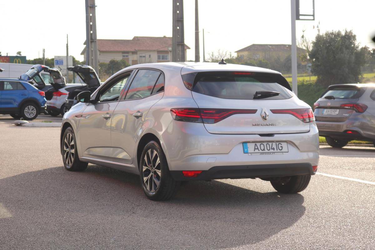 renault-megane-2022-diesel-1500cc