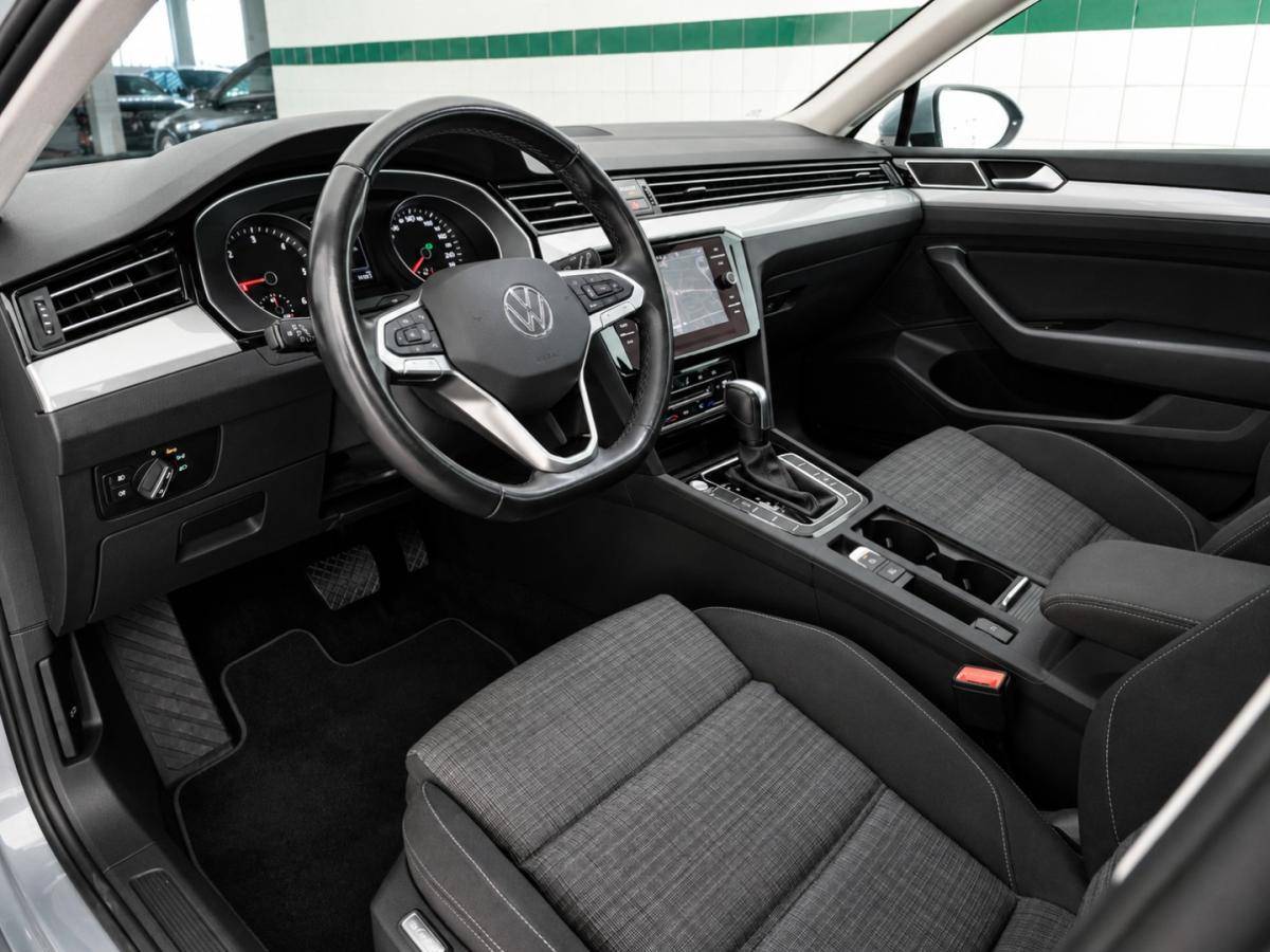 volkswagen-passat-variant-2022-diesel-1968cc