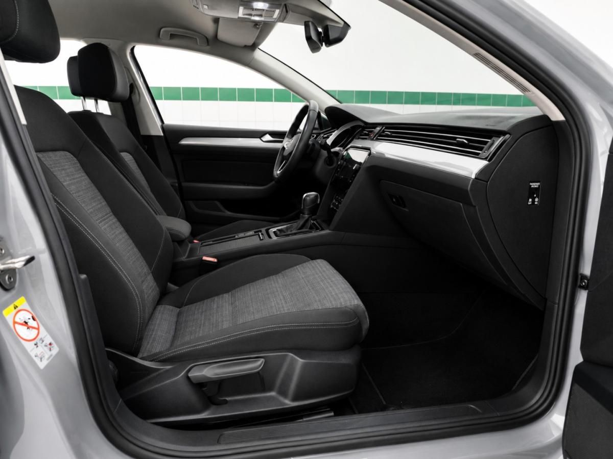 volkswagen-passat-variant-2022-diesel-1968cc