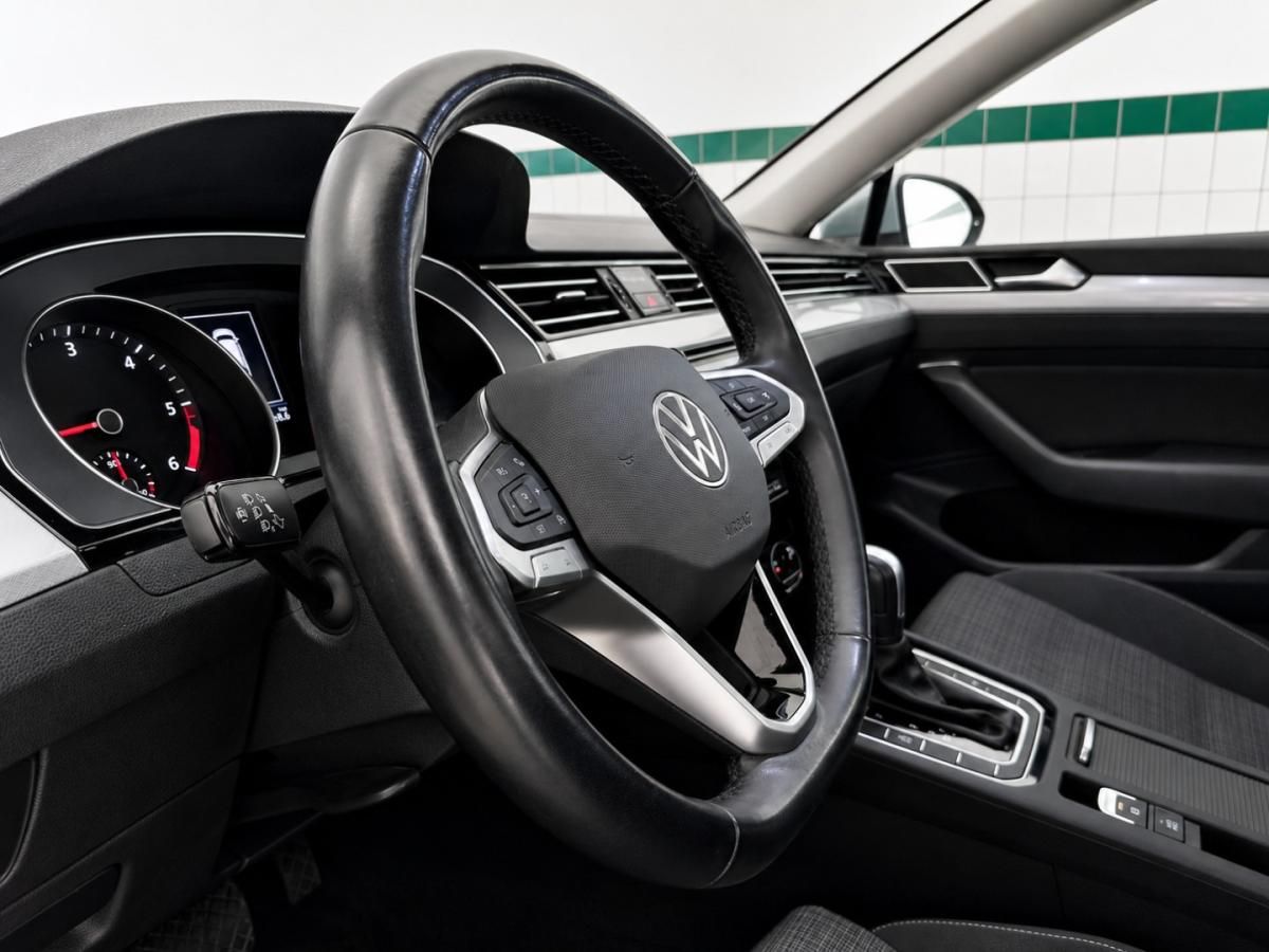 volkswagen-passat-variant-2022-diesel-1968cc