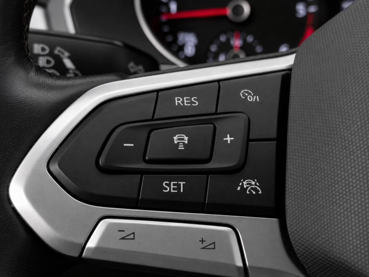 volkswagen-passat-variant-2022-diesel-1968cc