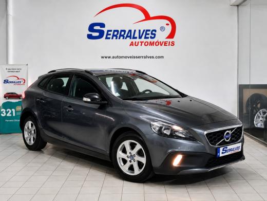 volvo-v40-cross-country-2014-diesel-1560cc
