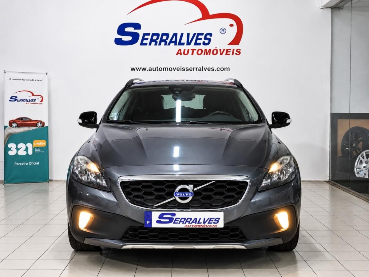 volvo-v40-cross-country-2014-diesel-1560cc
