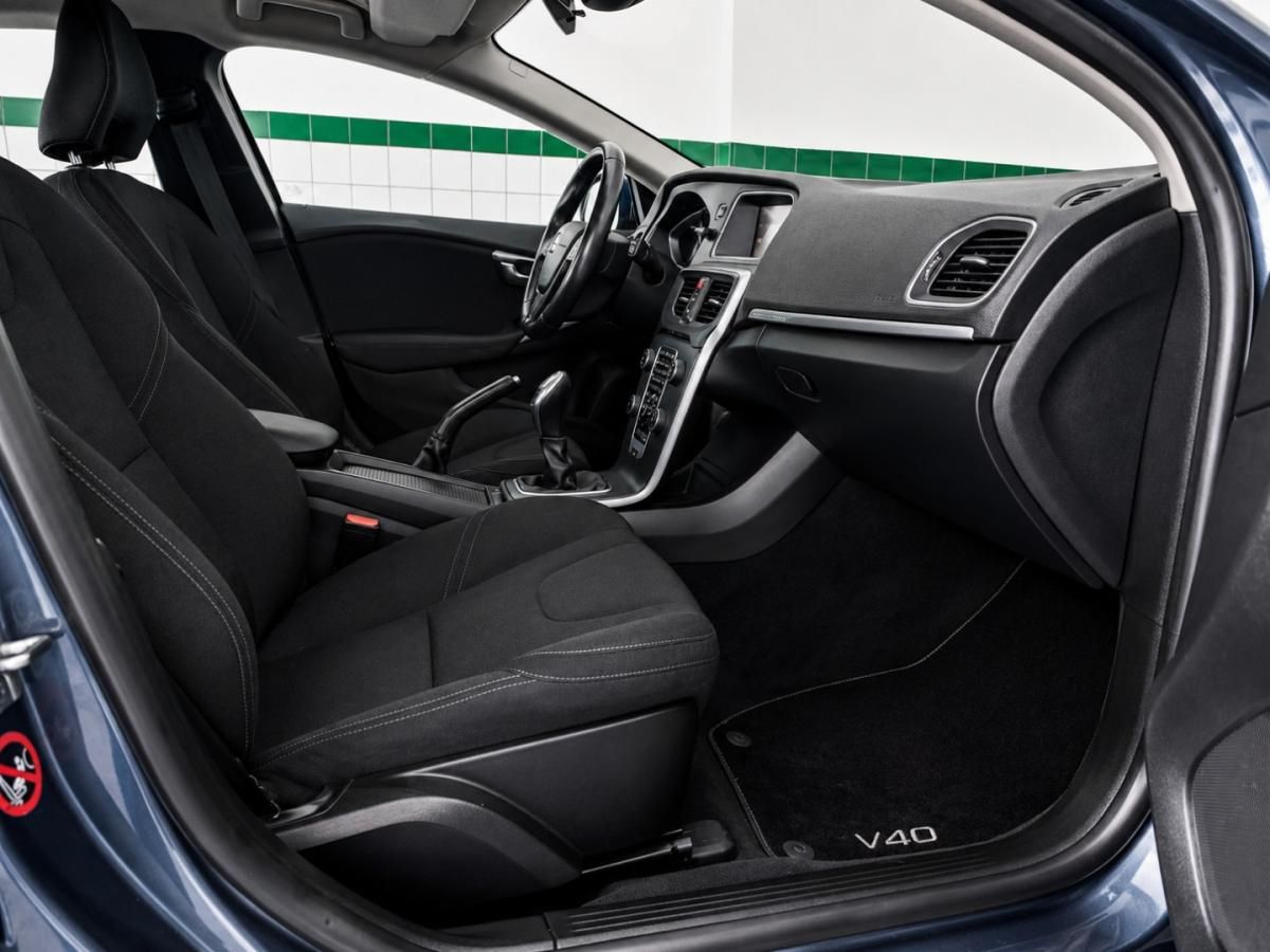 volvo-v40-cross-country-2014-diesel-1560cc