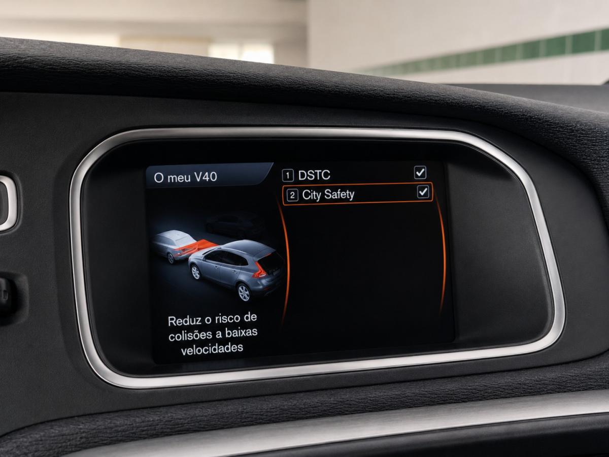volvo-v40-cross-country-2014-diesel-1560cc
