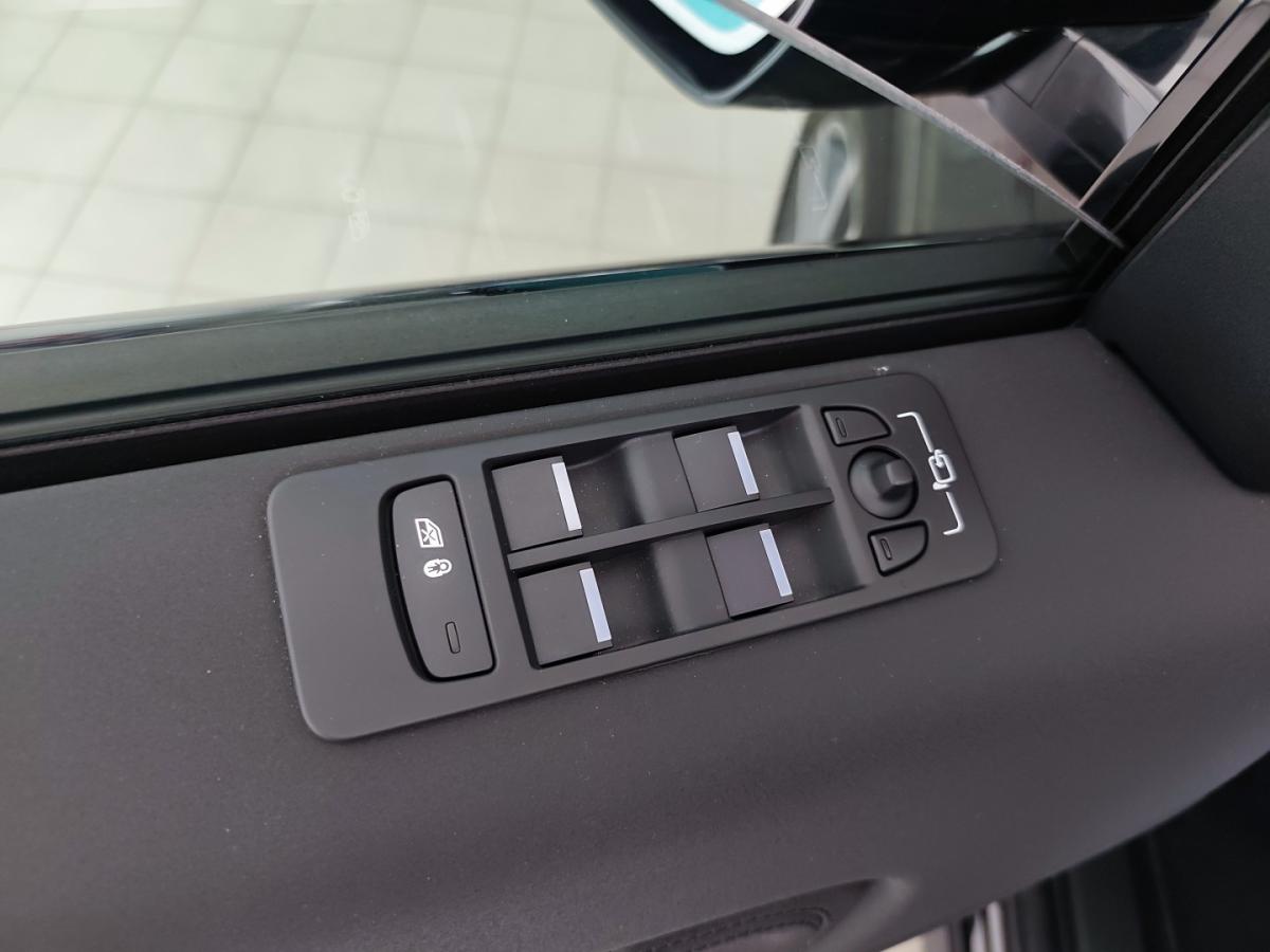land-rover-discovery-sport-2024-hibrido-1498cc