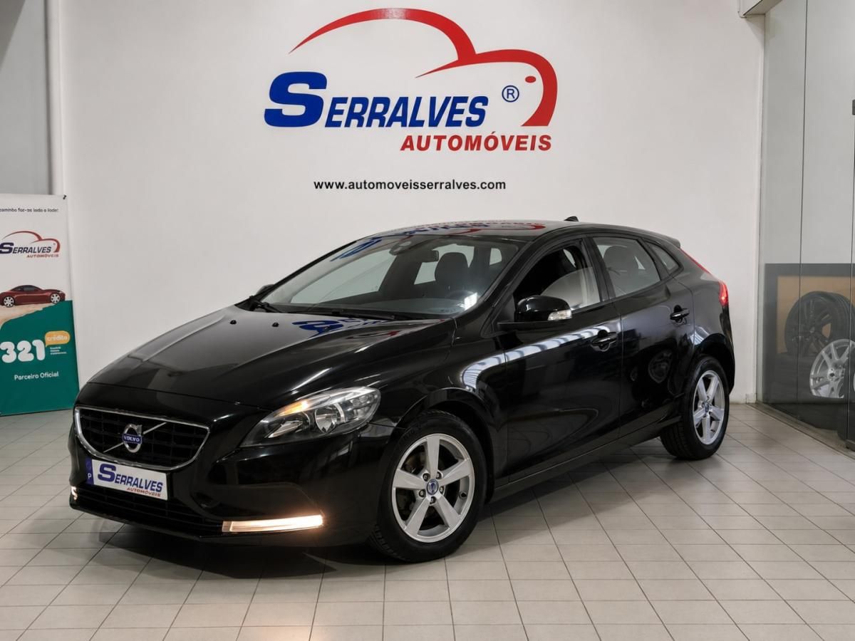 volvo-v40-2014-diesel-1560cc