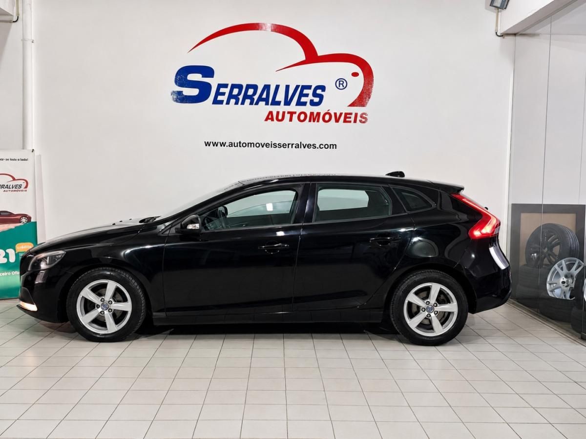 volvo-v40-2014-diesel-1560cc