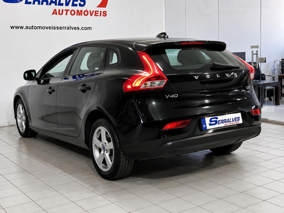 volvo-v40-2014-diesel-1560cc