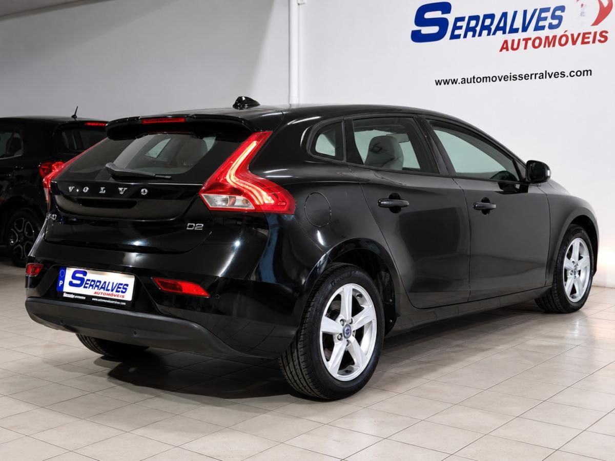 volvo-v40-2014-diesel-1560cc