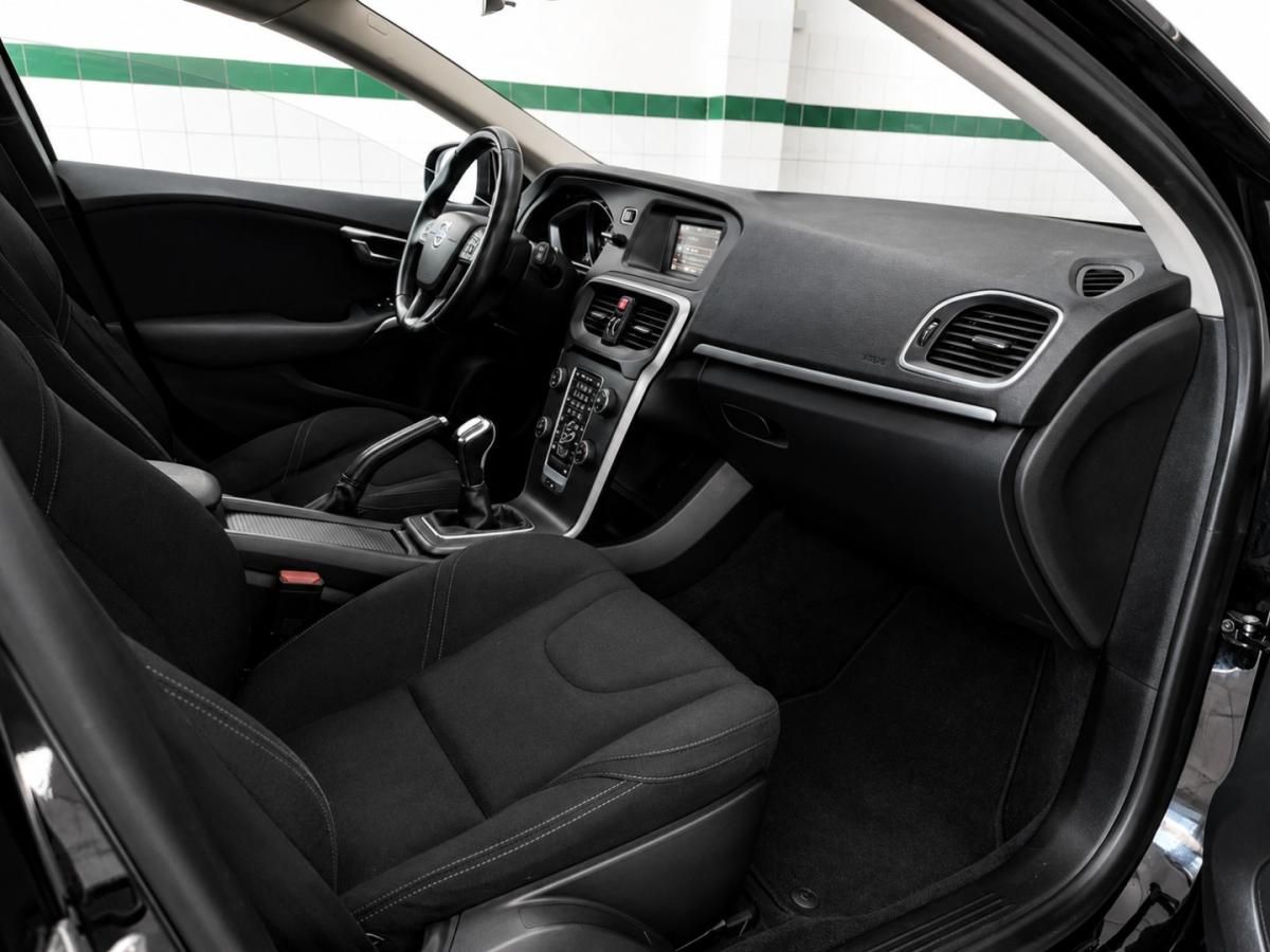 volvo-v40-2014-diesel-1560cc