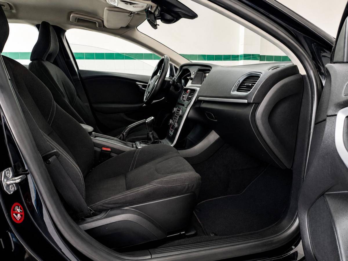 volvo-v40-2014-diesel-1560cc