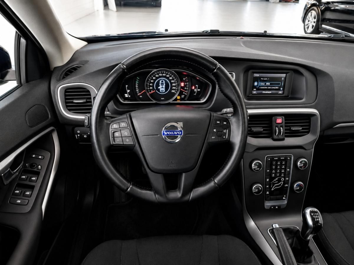 volvo-v40-2014-diesel-1560cc