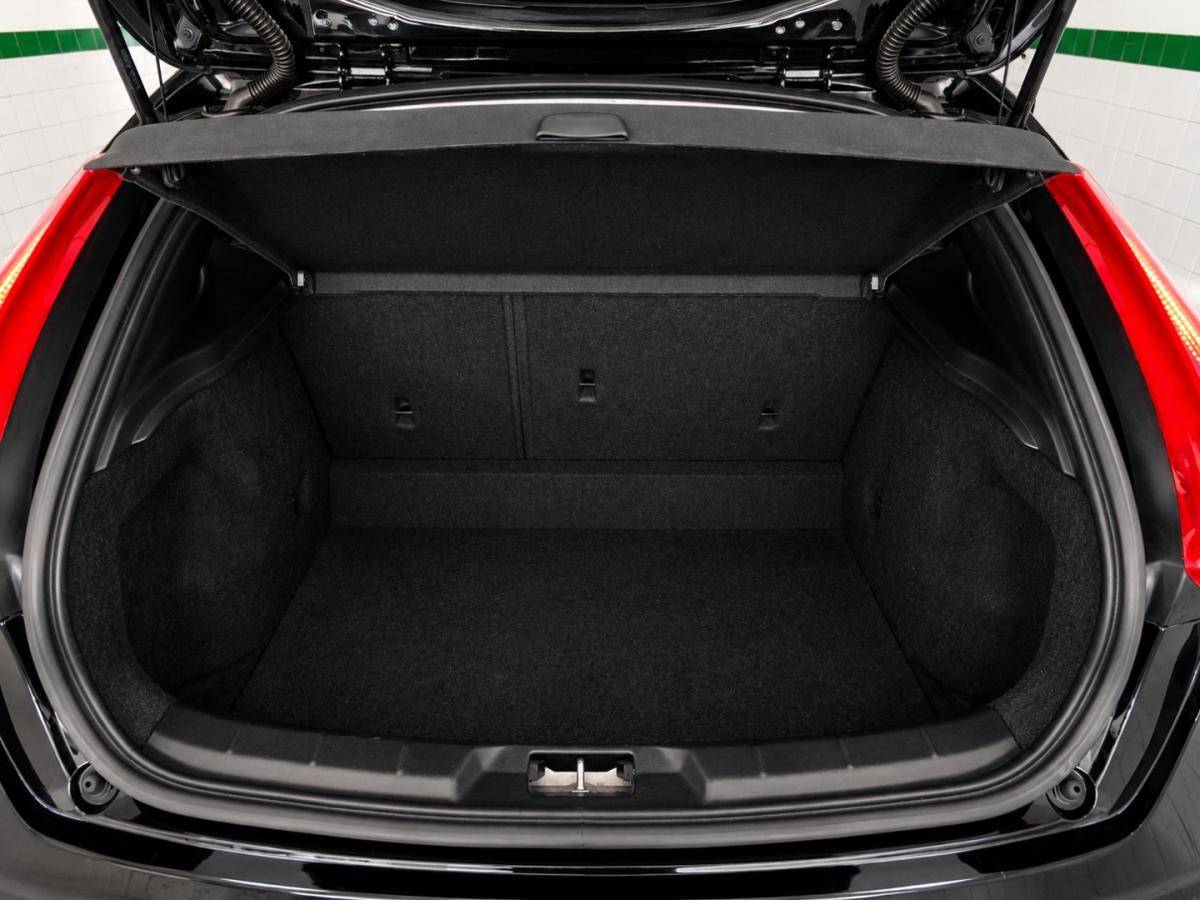 volvo-v40-2014-diesel-1560cc