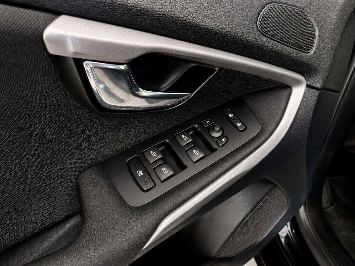 volvo-v40-2014-diesel-1560cc