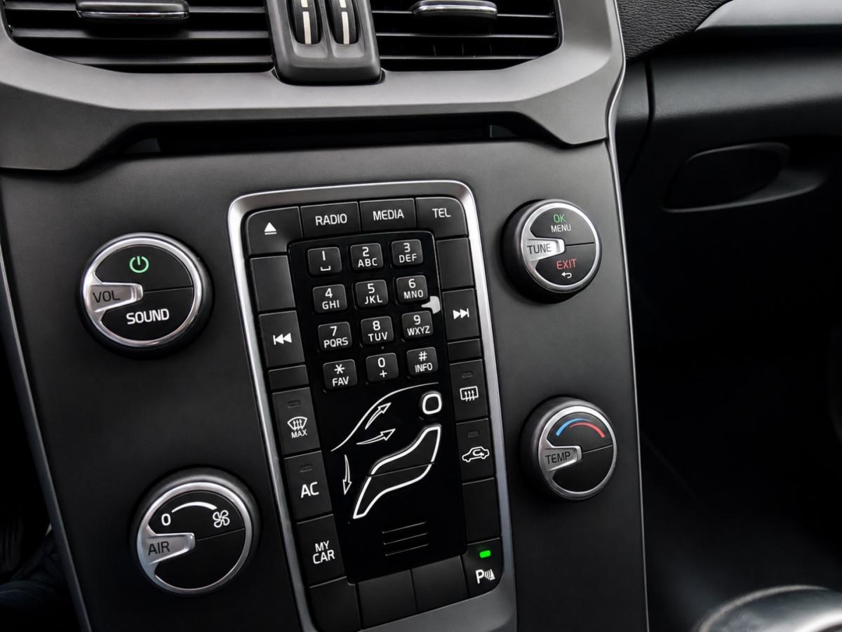 volvo-v40-2014-diesel-1560cc
