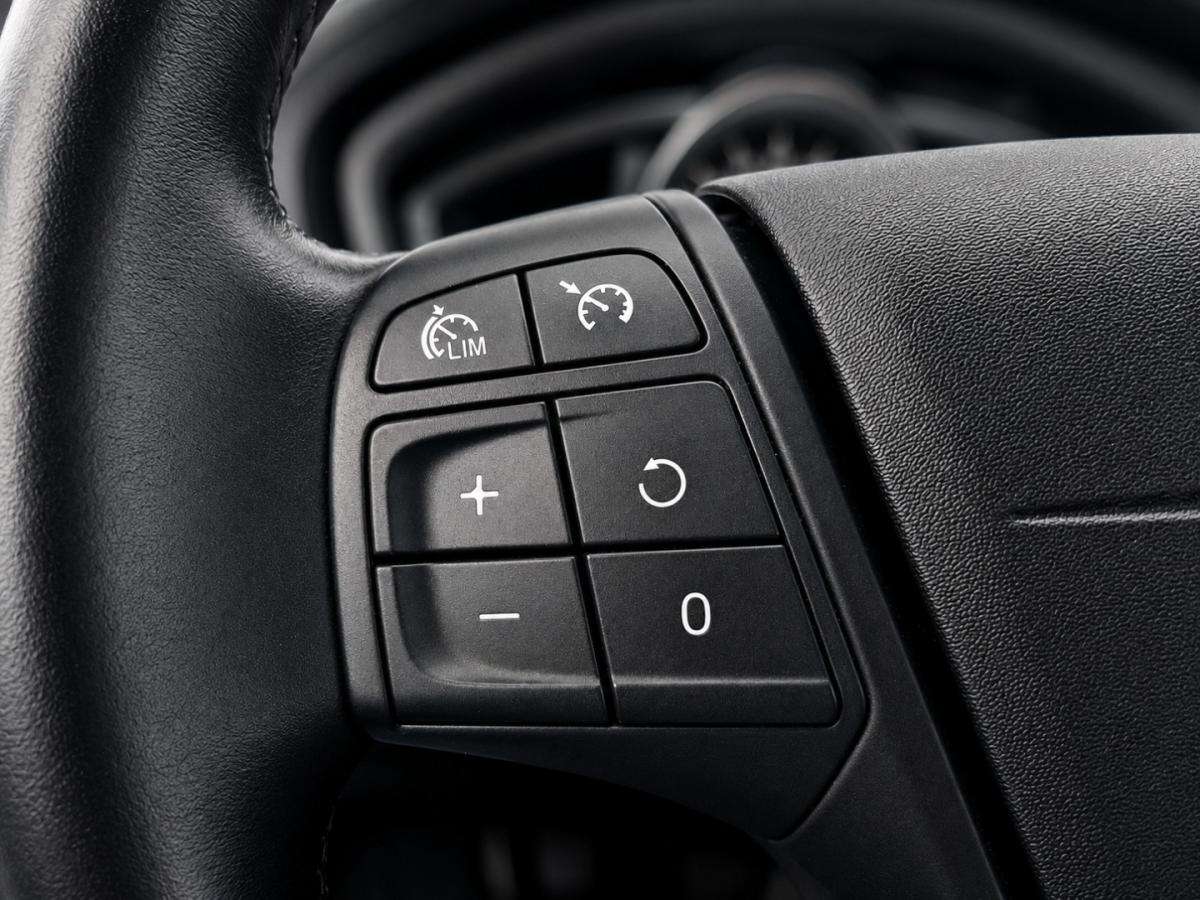 volvo-v40-2014-diesel-1560cc