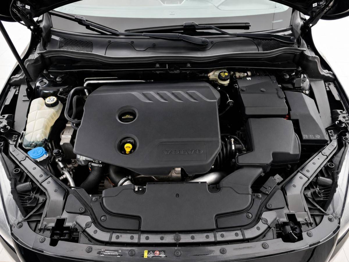 volvo-v40-2014-diesel-1560cc