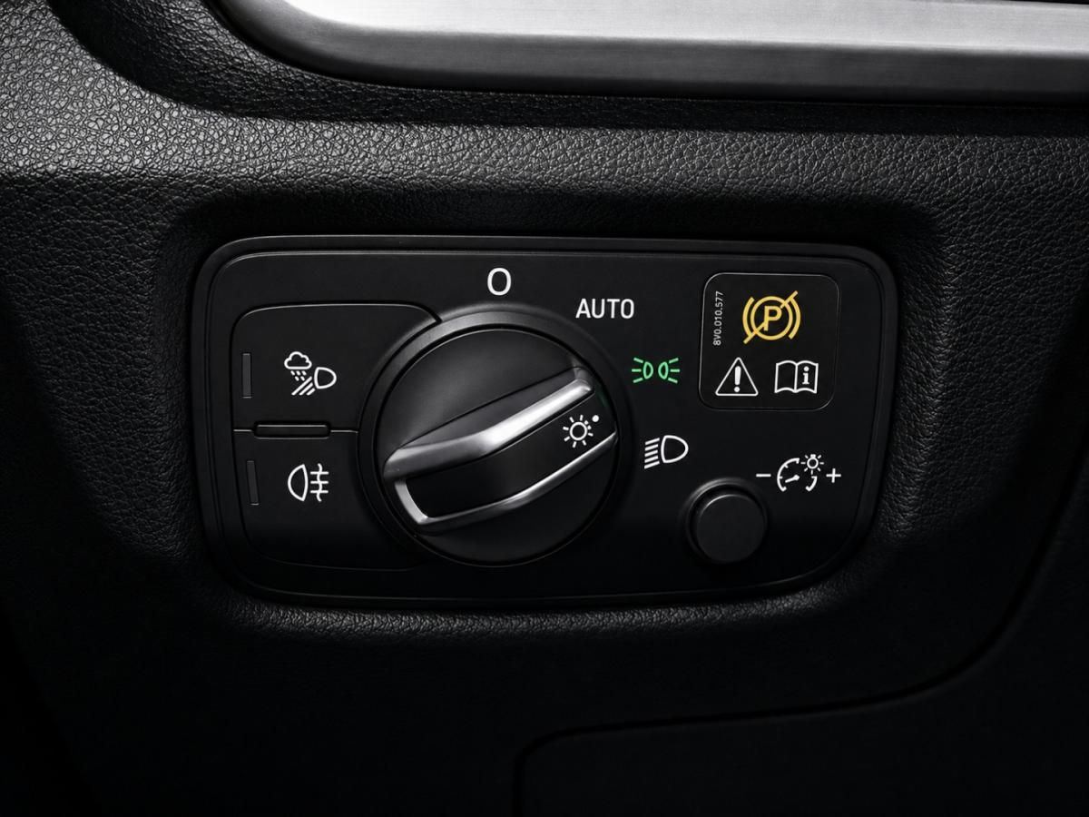 audi-a3-sportback-2018-diesel-1598cc