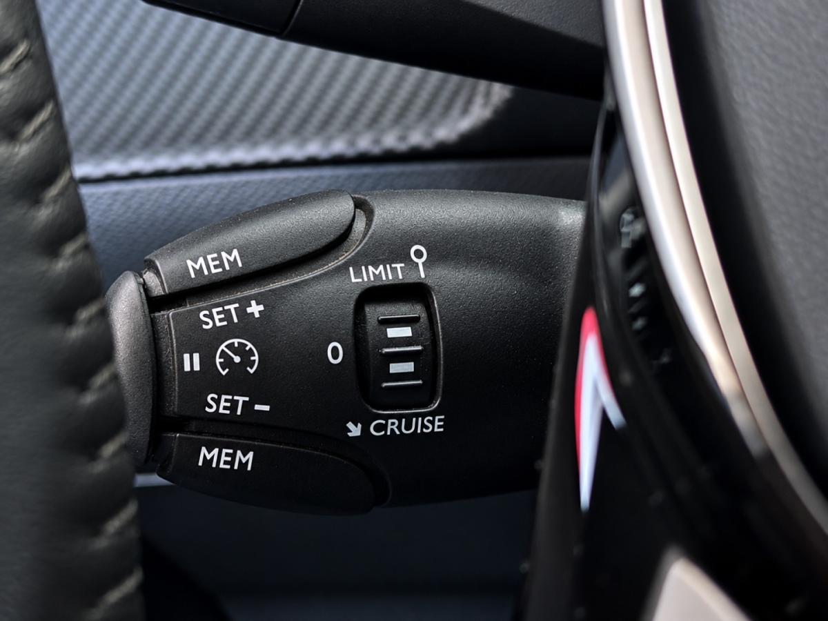 peugeot-e-208-2022-eletrico-0cc