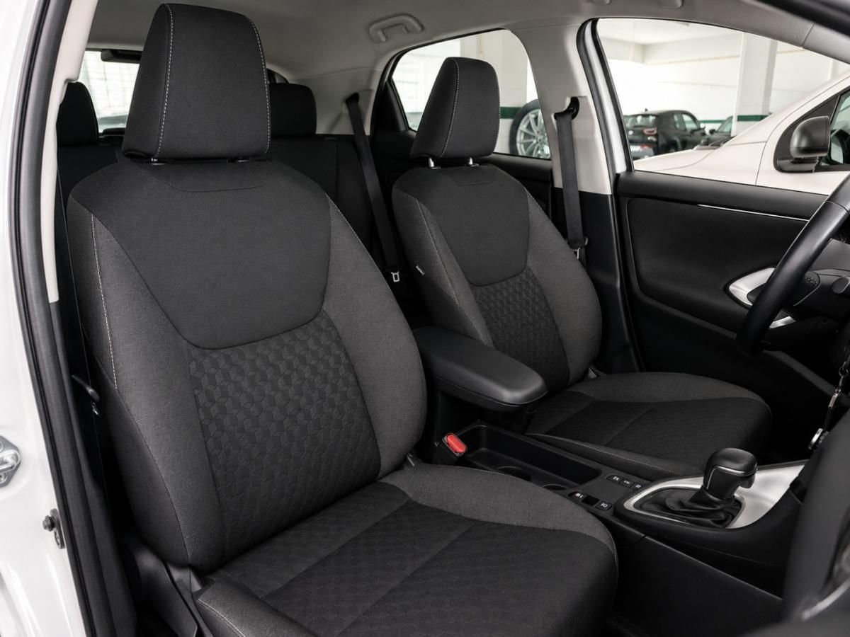 toyota-yaris-2023-hibrido-1490cc