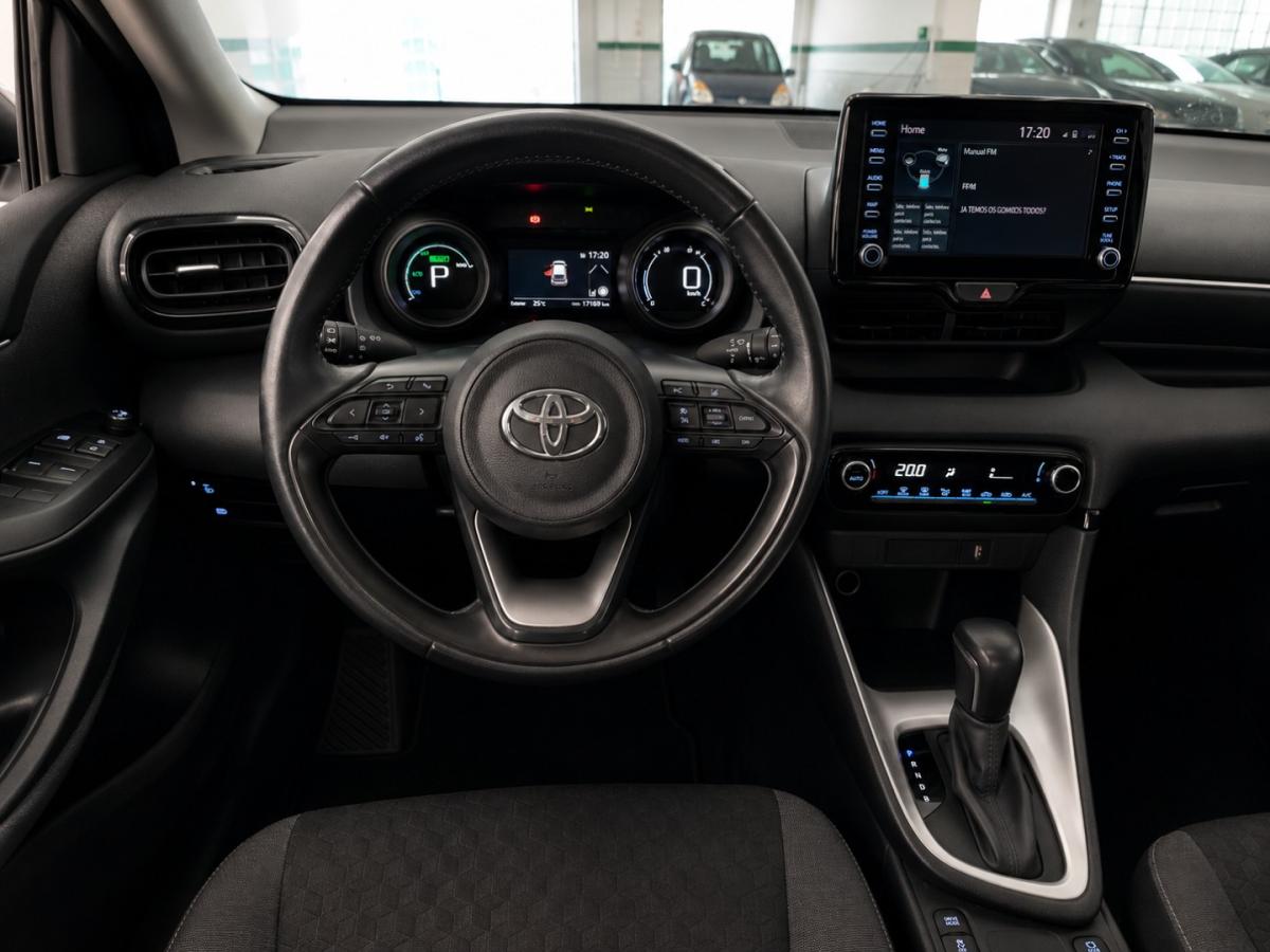 toyota-yaris-2023-hibrido-1490cc