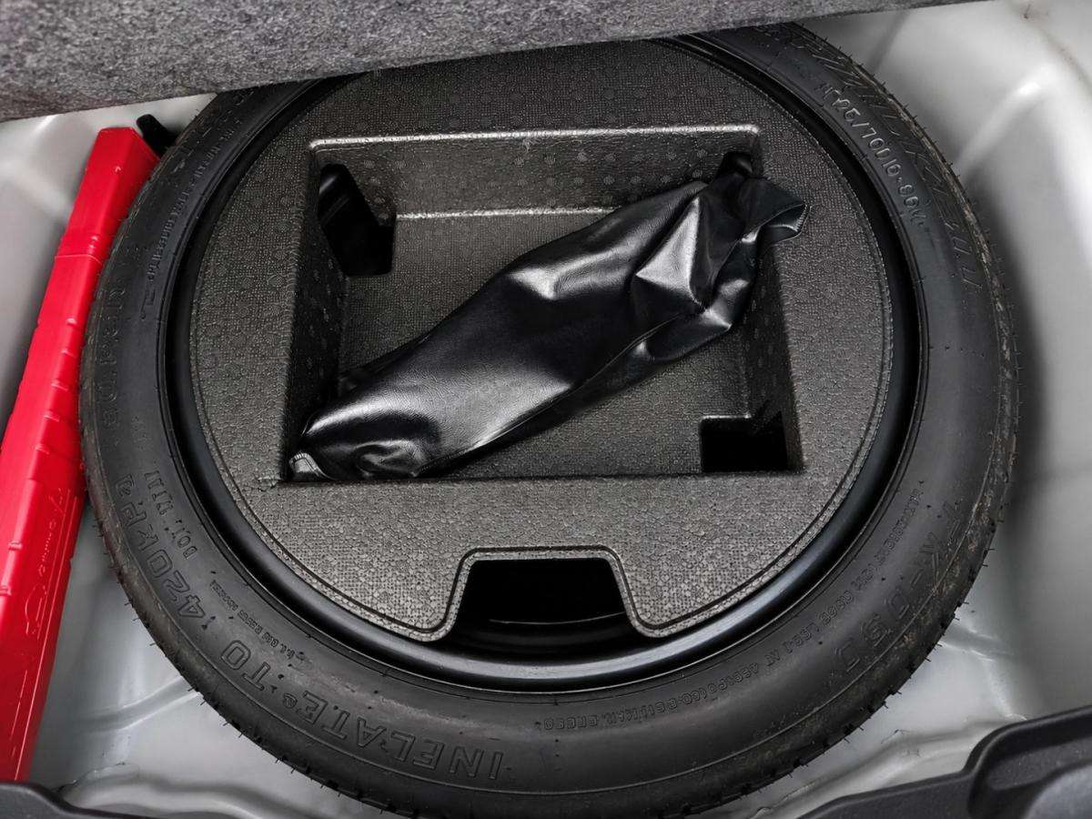 toyota-yaris-2023-hibrido-1490cc