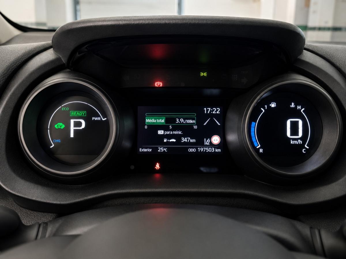 toyota-yaris-2023-hibrido-1490cc