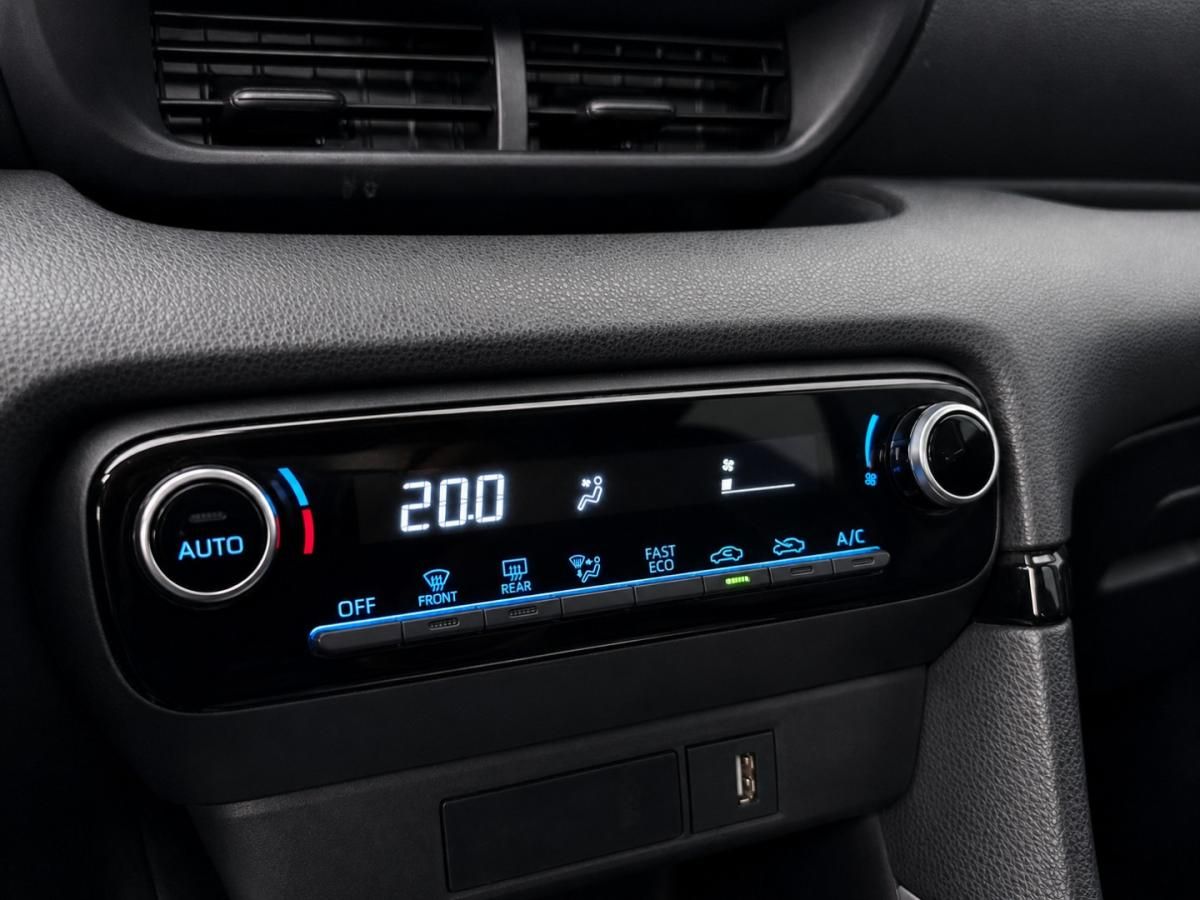 toyota-yaris-2023-hibrido-1490cc