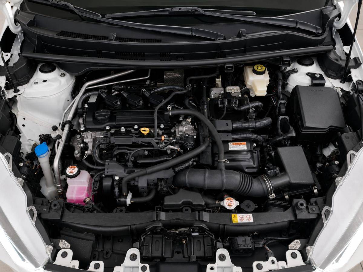 toyota-yaris-2023-hibrido-1490cc