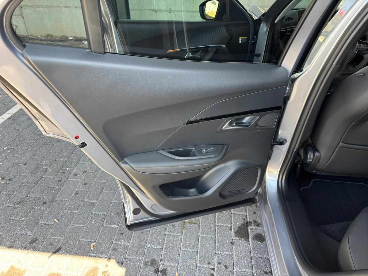 peugeot-e-2008-allure-ev-50kwh-2022-eletrico